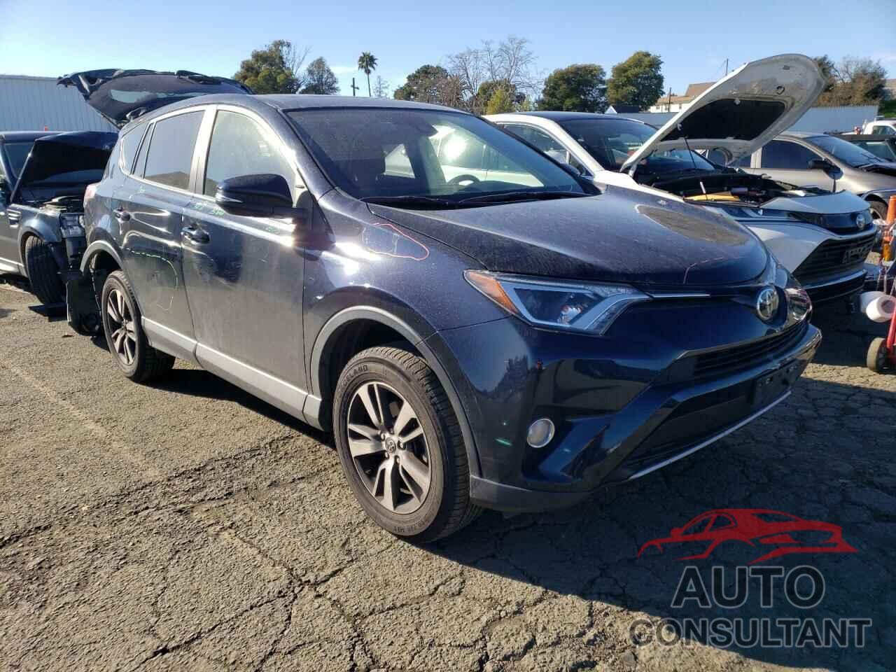 TOYOTA RAV4 2017 - JTMWFREV4HD107235