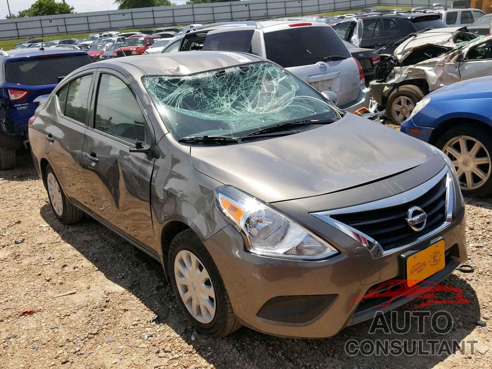 NISSAN VERSA 2017 - 3N1CN7AP1HL883689
