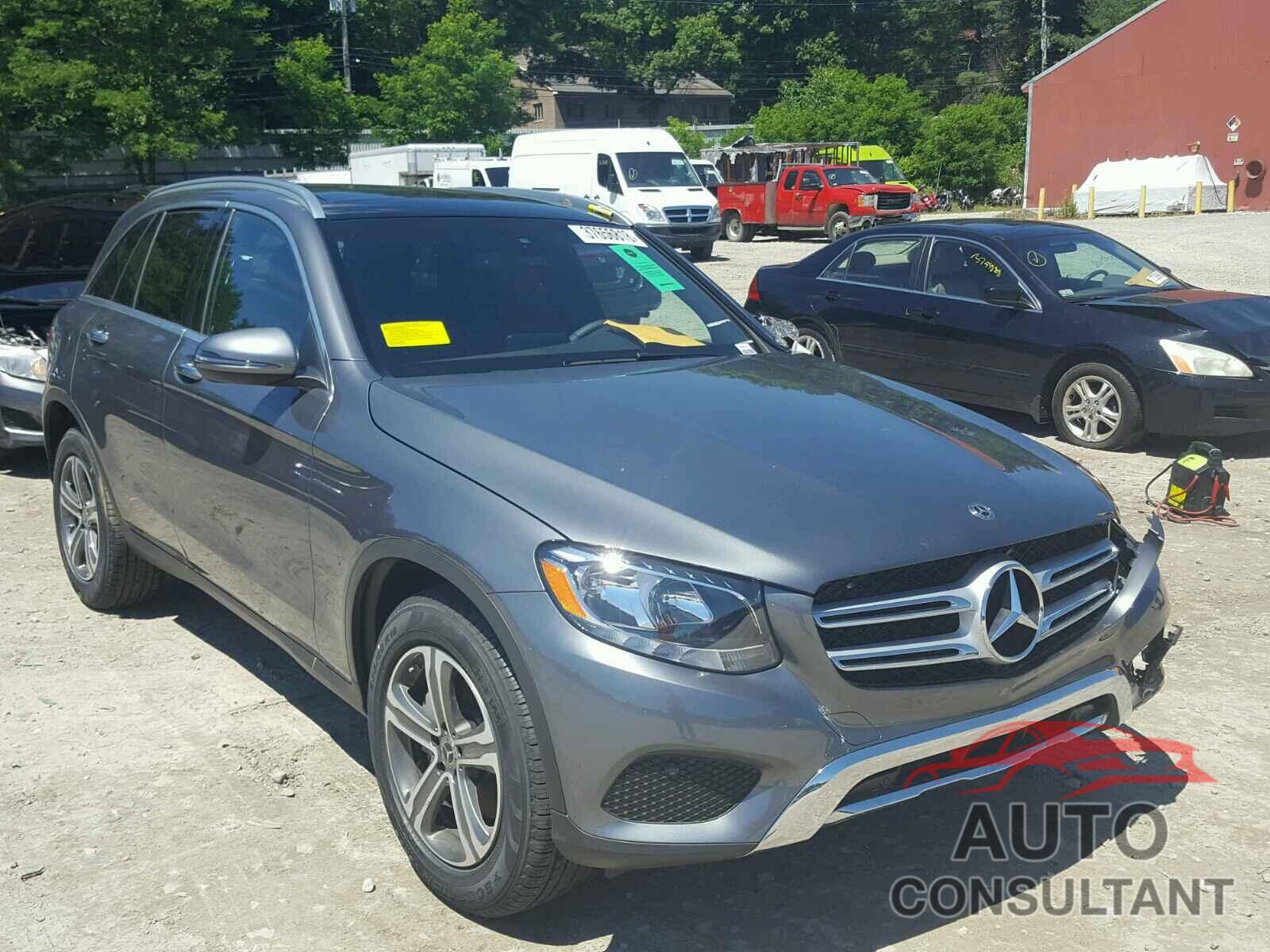 MERCEDES-BENZ GLC 300 4MATIC 2018 - WDC0G4KB1JV033525