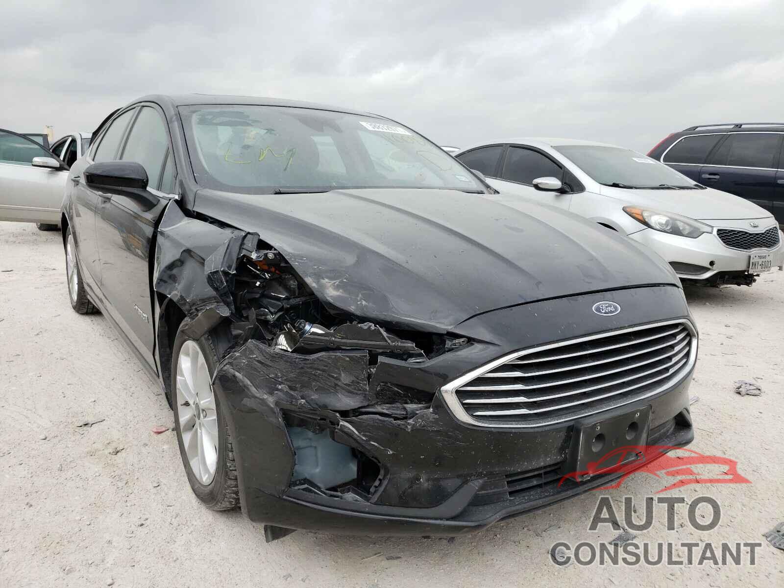FORD FUSION 2019 - 3FA6P0LU0KR110088
