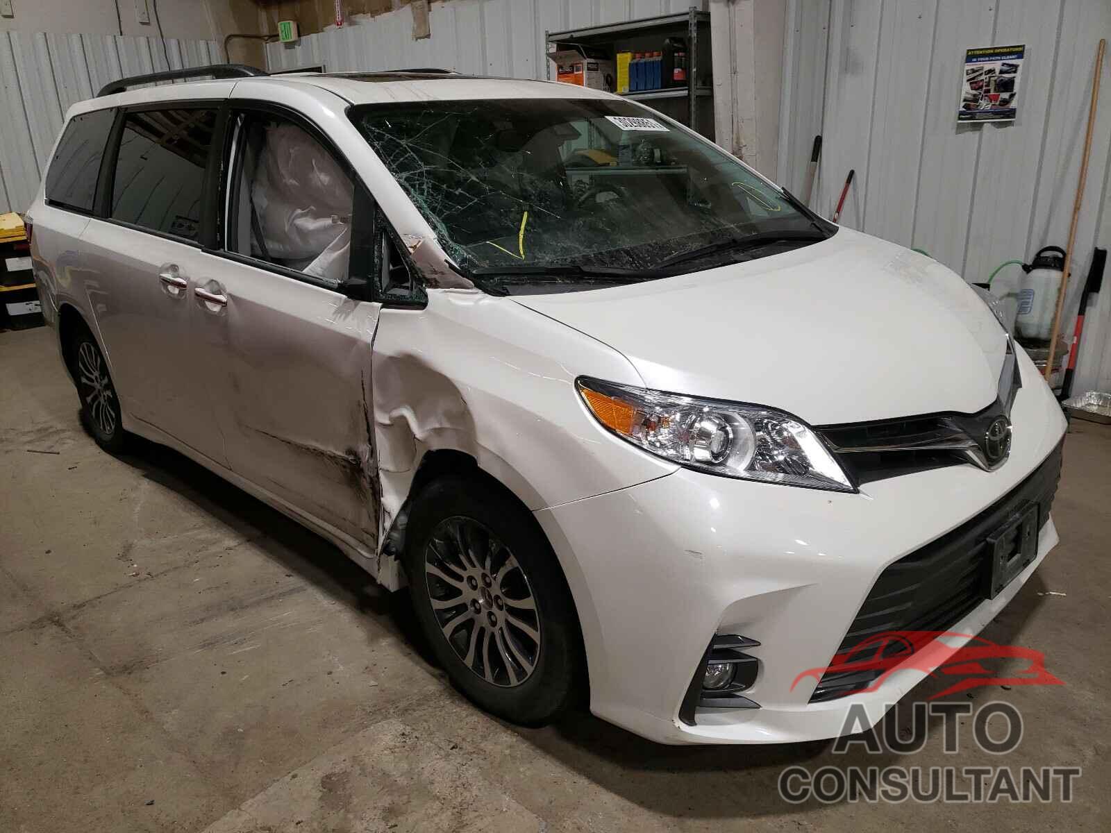 TOYOTA SIENNA 2018 - 5TDYZ3DC8JS946733