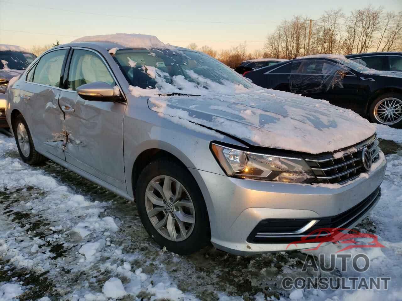 VOLKSWAGEN PASSAT 2017 - 1VWAT7A33HC020764