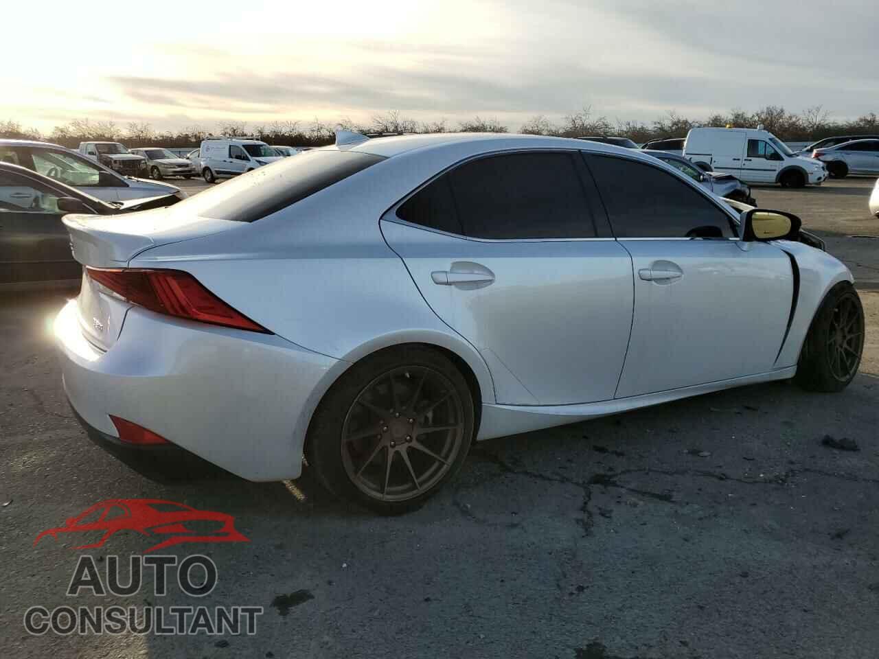 LEXUS IS 2018 - JTHBA1D20J5067207