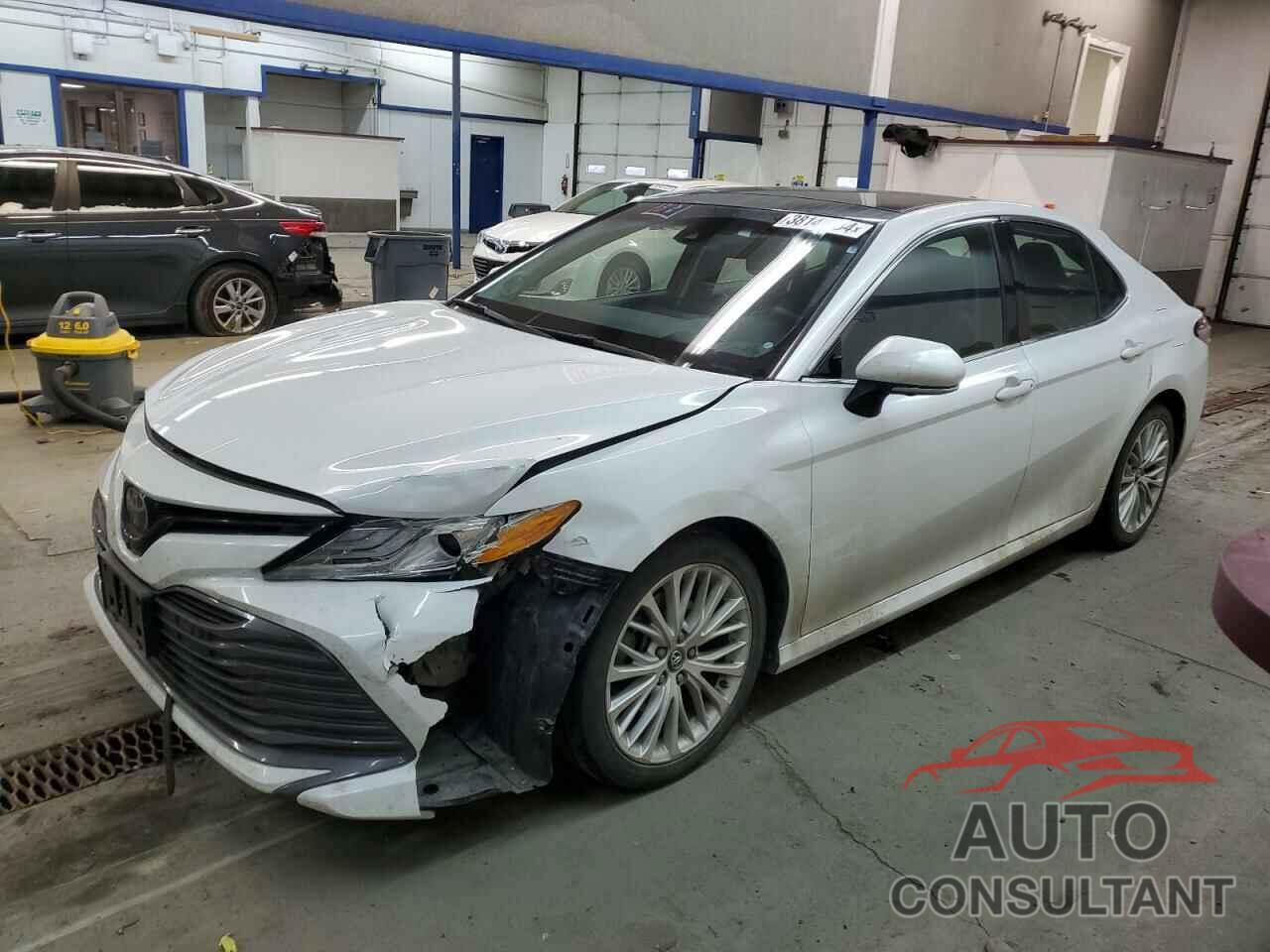 TOYOTA CAMRY 2018 - 4T1B11HK9JU027527