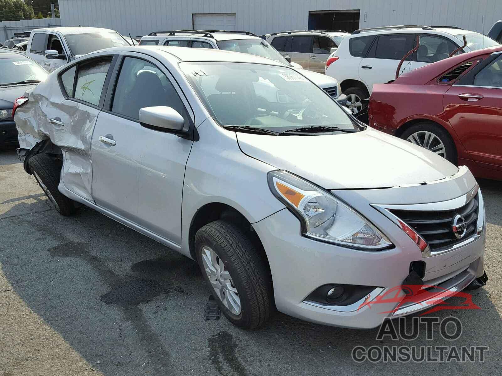 NISSAN VERSA 2018 - 3N1CN7APXJL830205