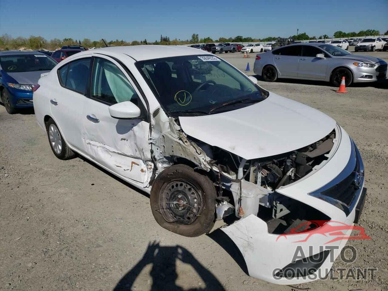 NISSAN VERSA 2019 - 3N1CN7AP4KL852444