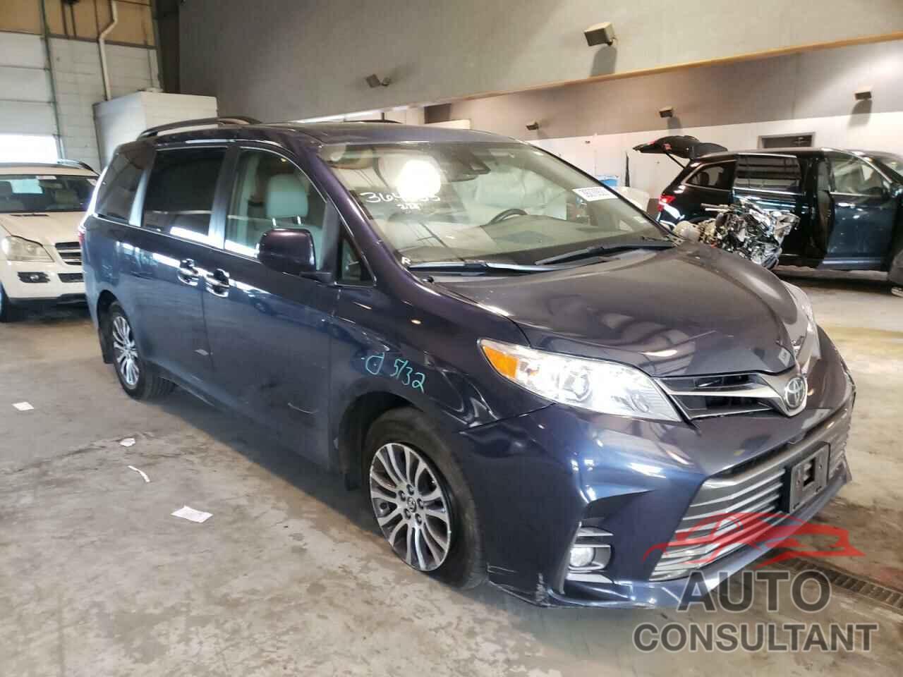 TOYOTA SIENNA 2018 - 5TDYZ3DCXJS956549