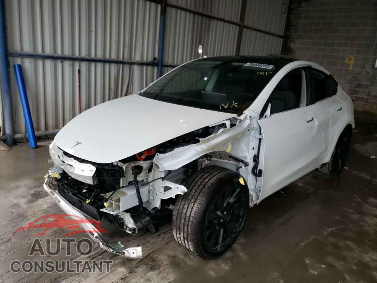 TESLA MODEL Y 2021 - 5YJYGAEE5MF296441
