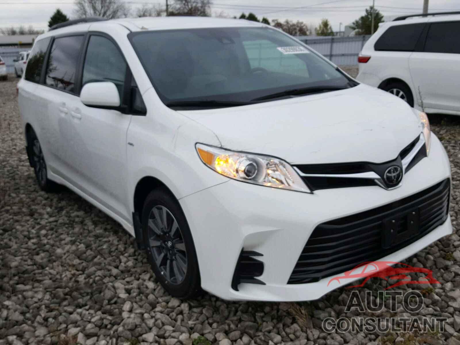 TOYOTA SIENNA 2018 - 5TDJZ3DC7JS191625