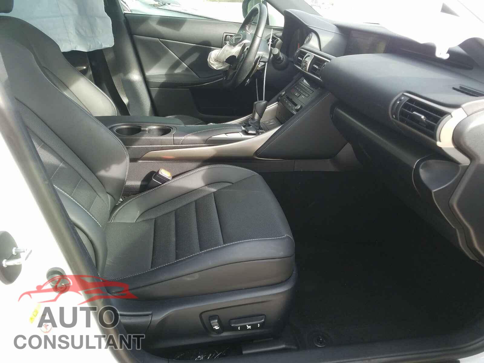 LEXUS IS 2017 - JTHCE1D27H5013700