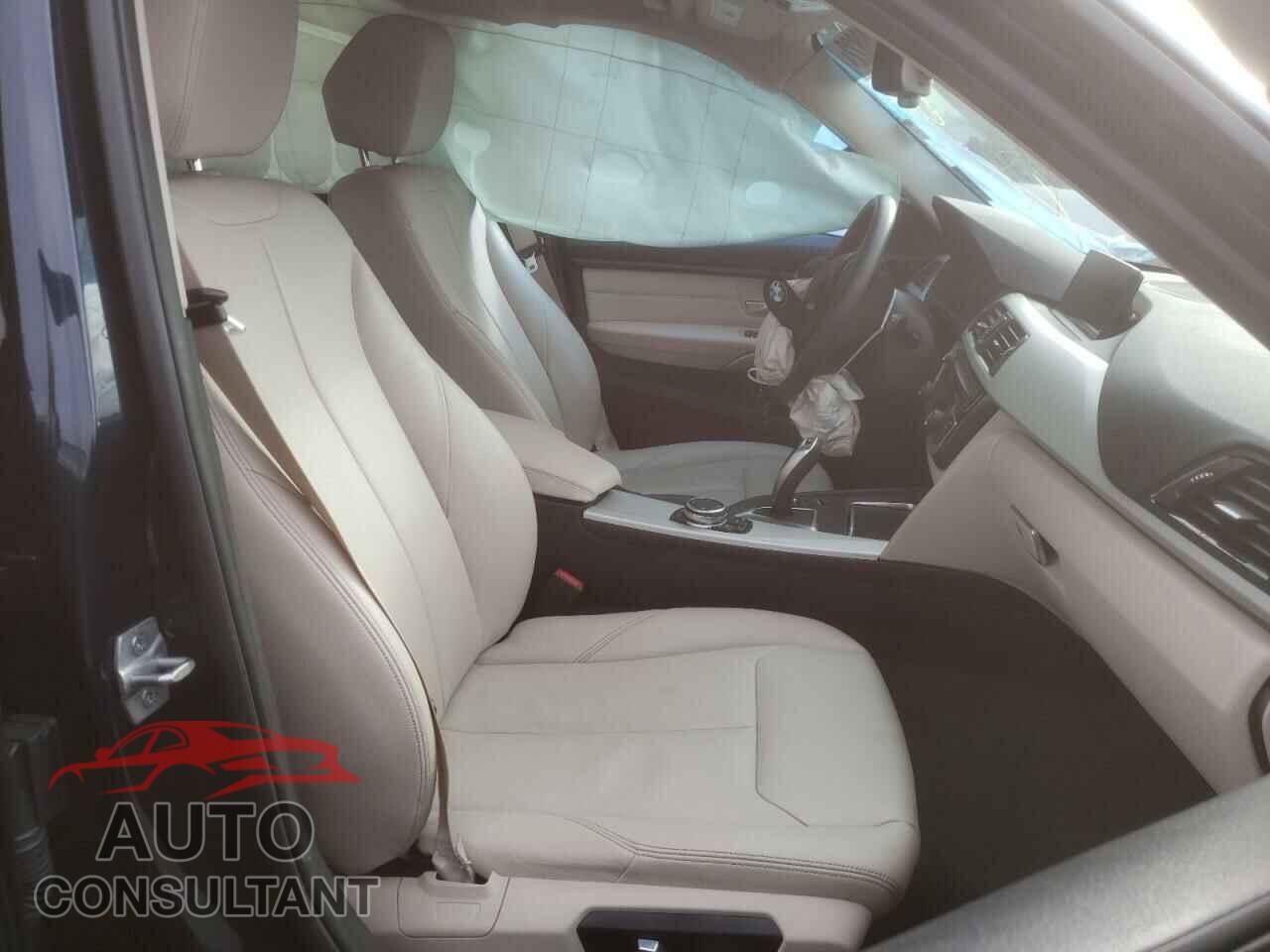 BMW 3 SERIES 2017 - WBA8A9C58HK619616