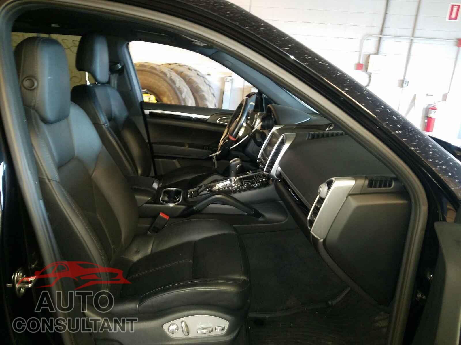 PORSCHE CAYENNE 2016 - WP1AA2A29GKA11315