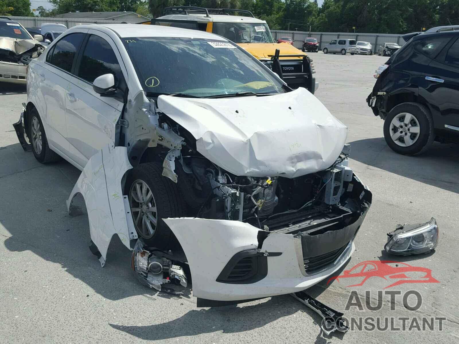 CHEVROLET SONIC 2017 - 1G1JD5SH2H4112711