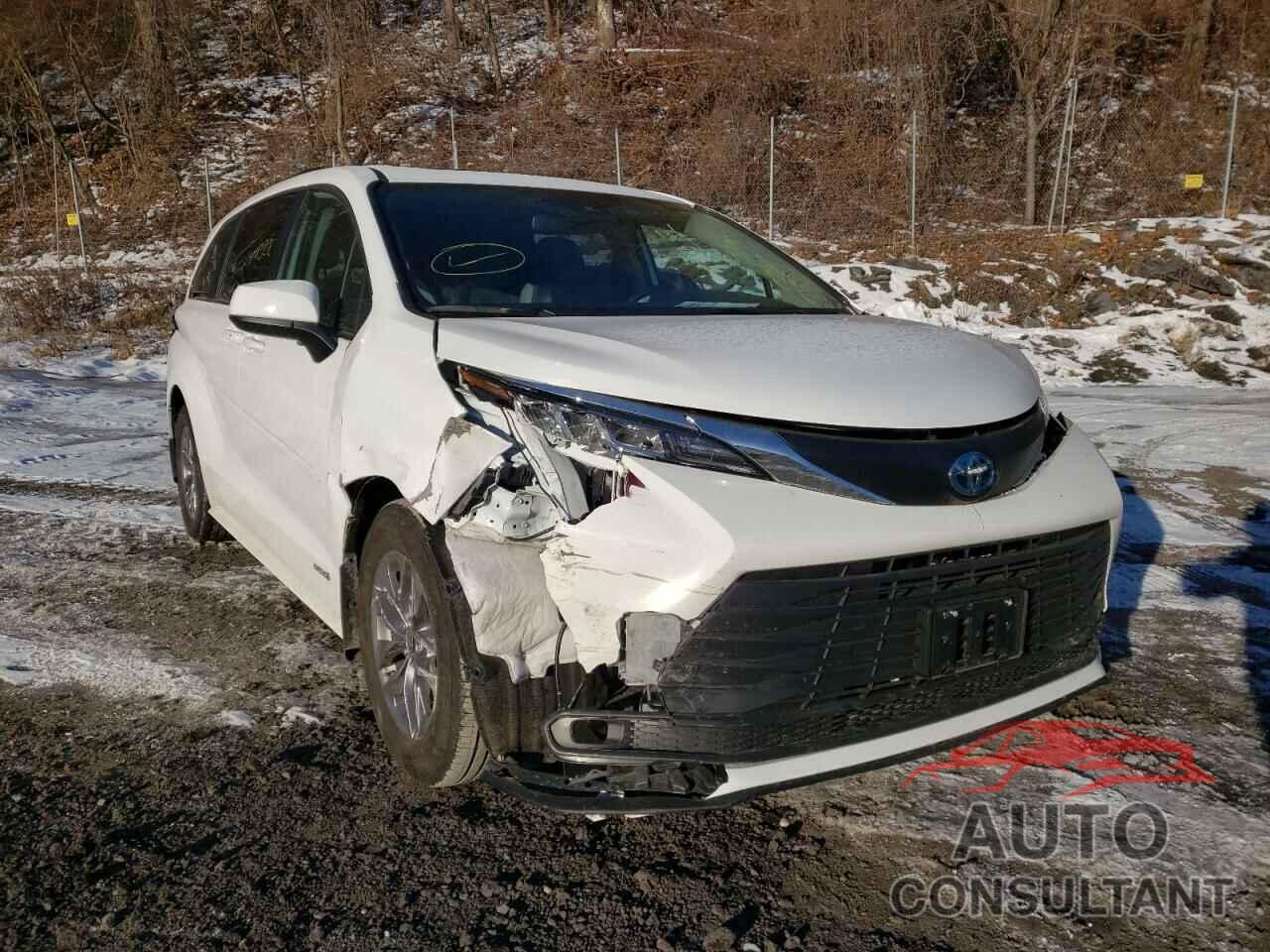 TOYOTA SIENNA 2021 - 5TDBSKFC2MS020091