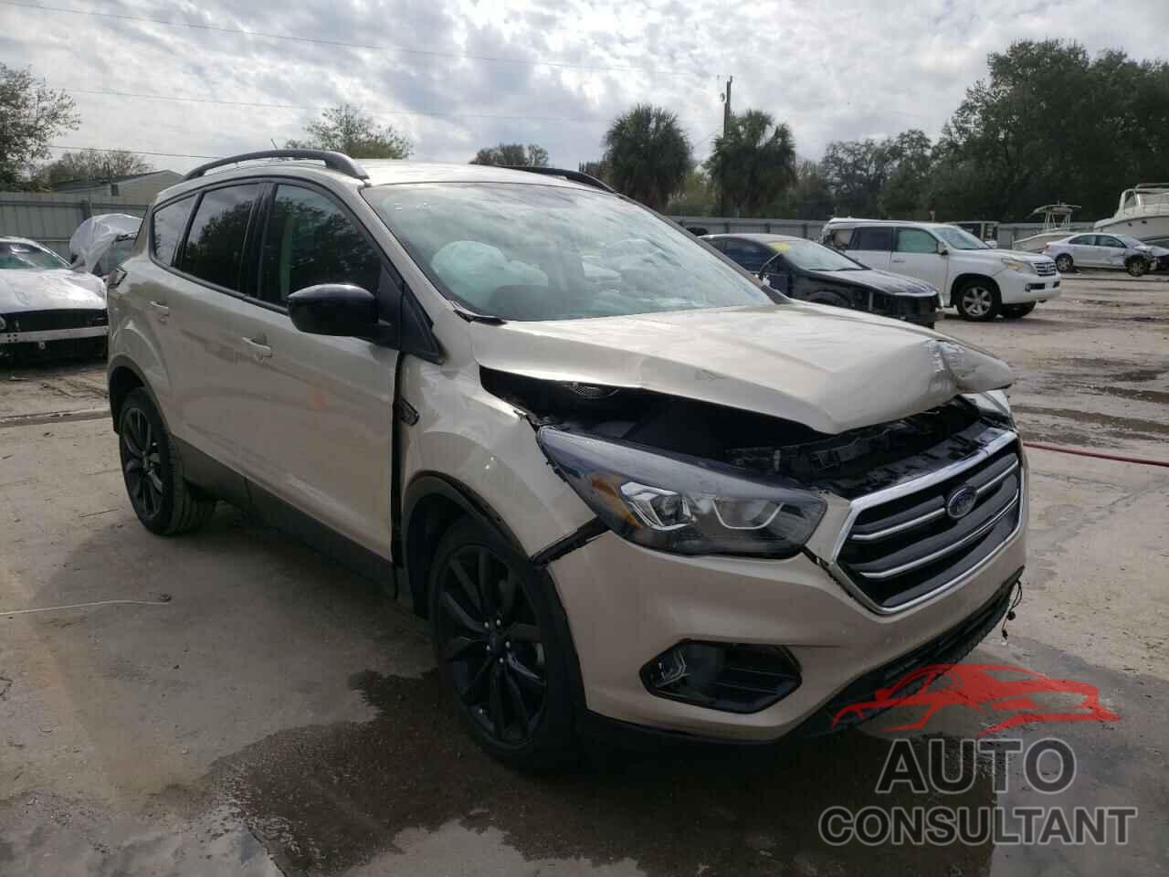 FORD ESCAPE 2017 - 1FMCU0GD0HUC31653