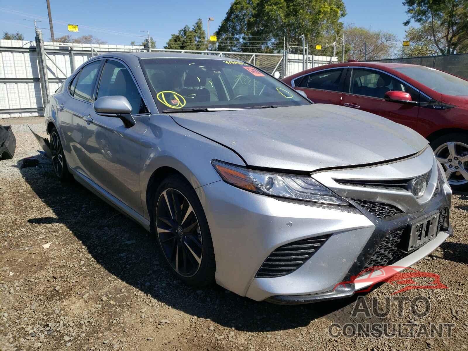 TOYOTA CAMRY 2018 - 4T1B61HK4JU046553