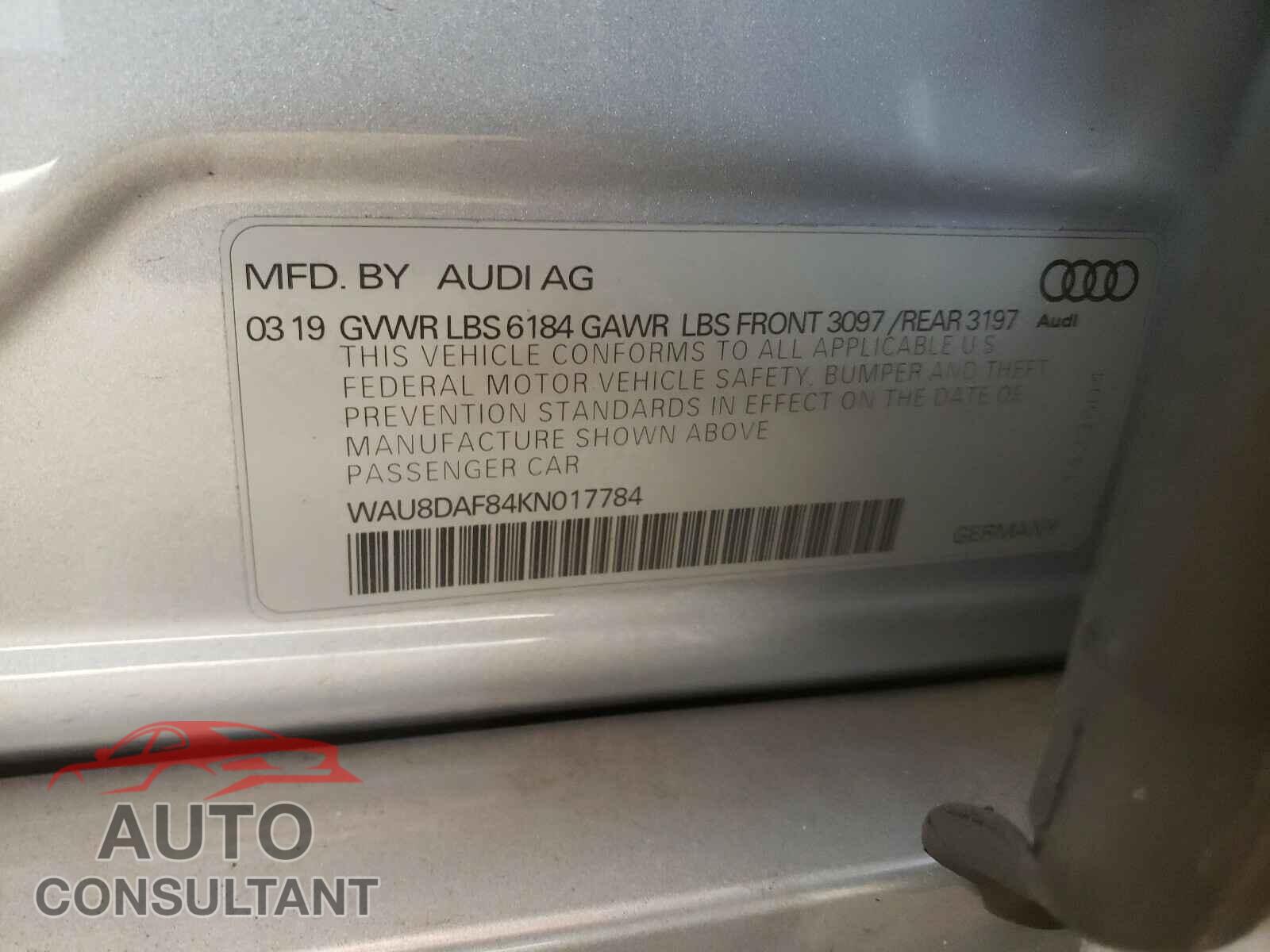 AUDI A8 2019 - WAU8DAF84KN017784