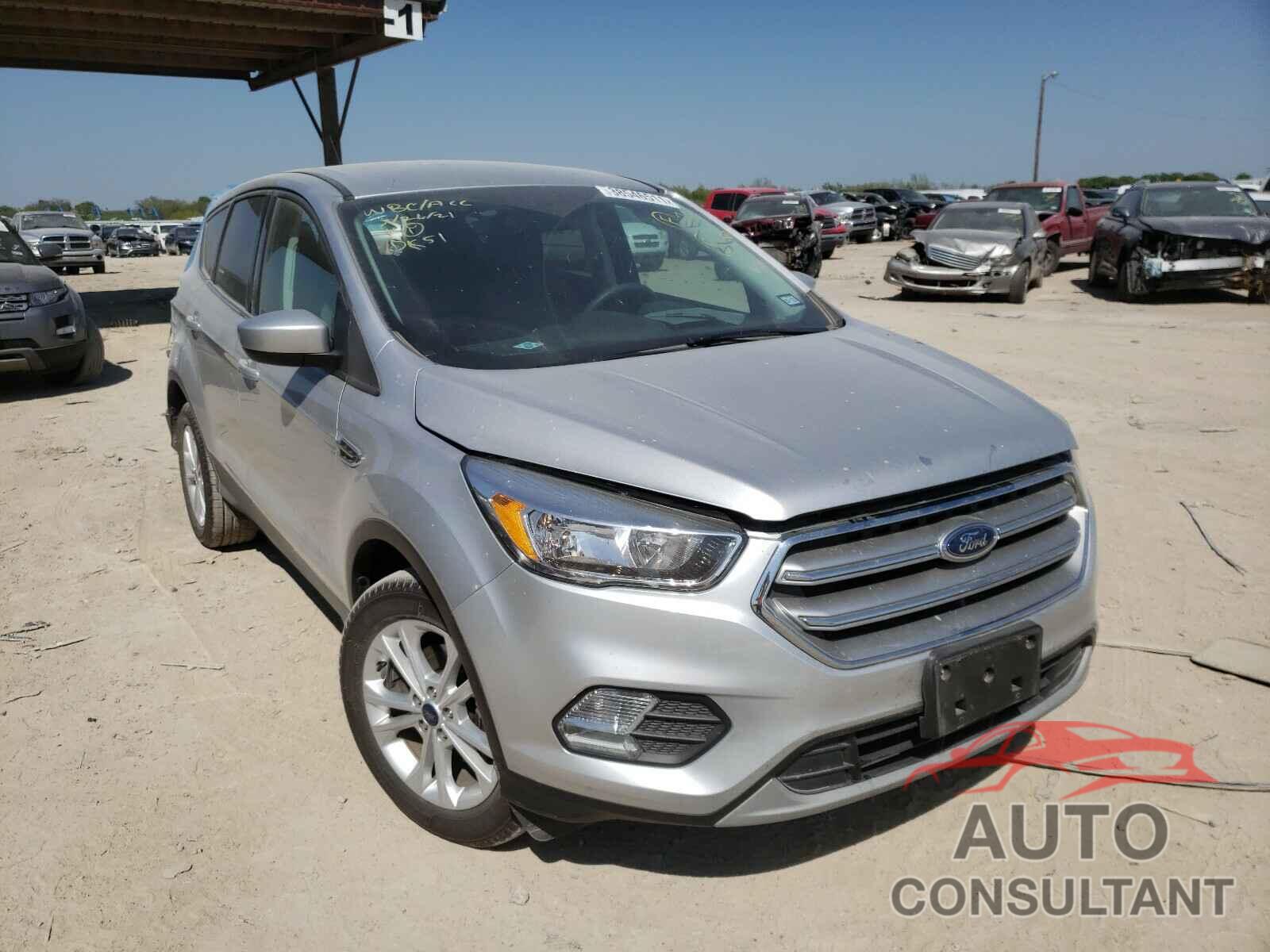 FORD ESCAPE 2017 - 1FMCU0GD9HUD10643