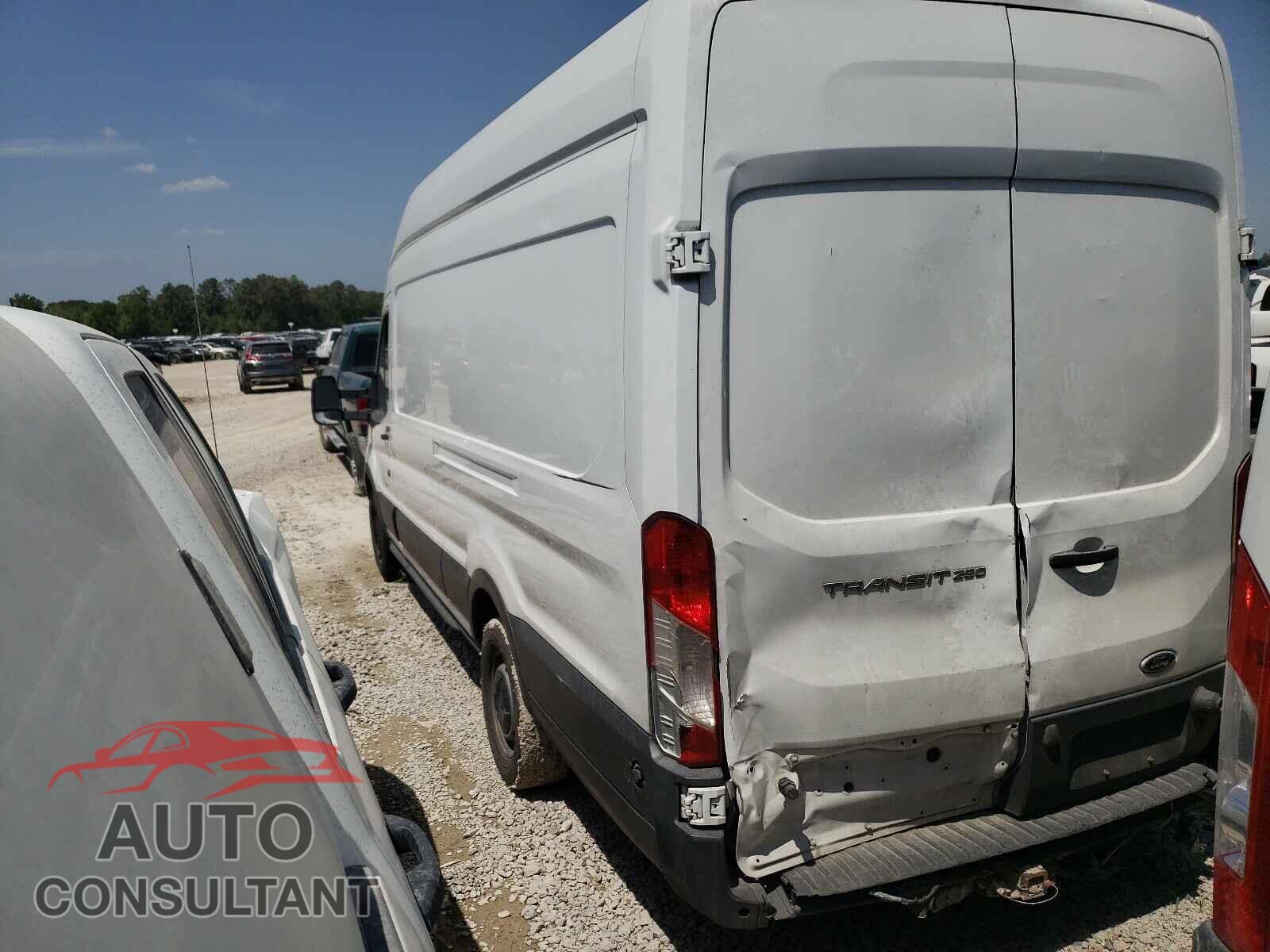 FORD TRANSIT CO 2017 - 1FTYR3XM5HKA65767