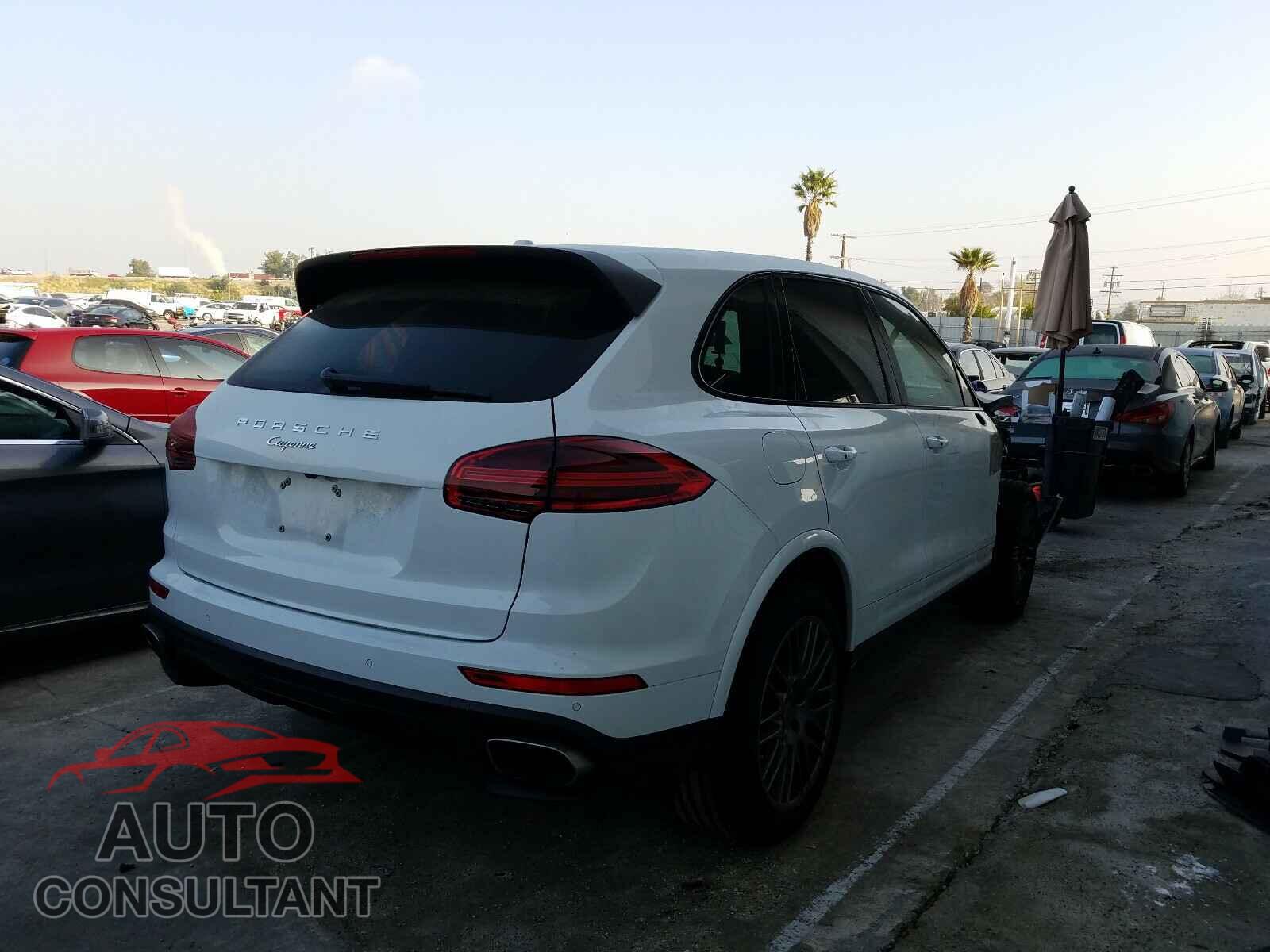 PORSCHE CAYENNE 2018 - WP1AA2A20JKA02106