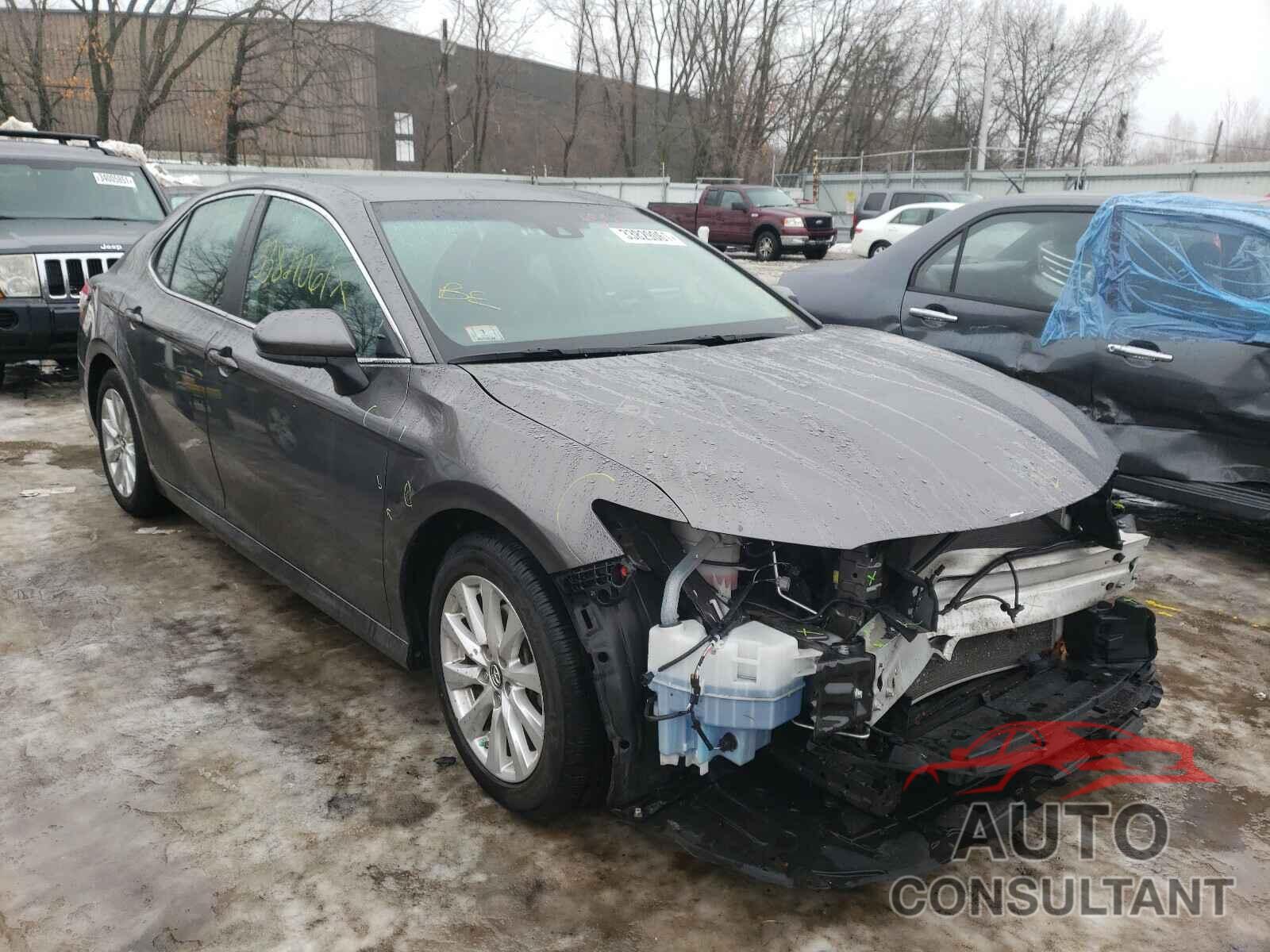 TOYOTA CAMRY 2018 - 4T1B11HK0JU506337