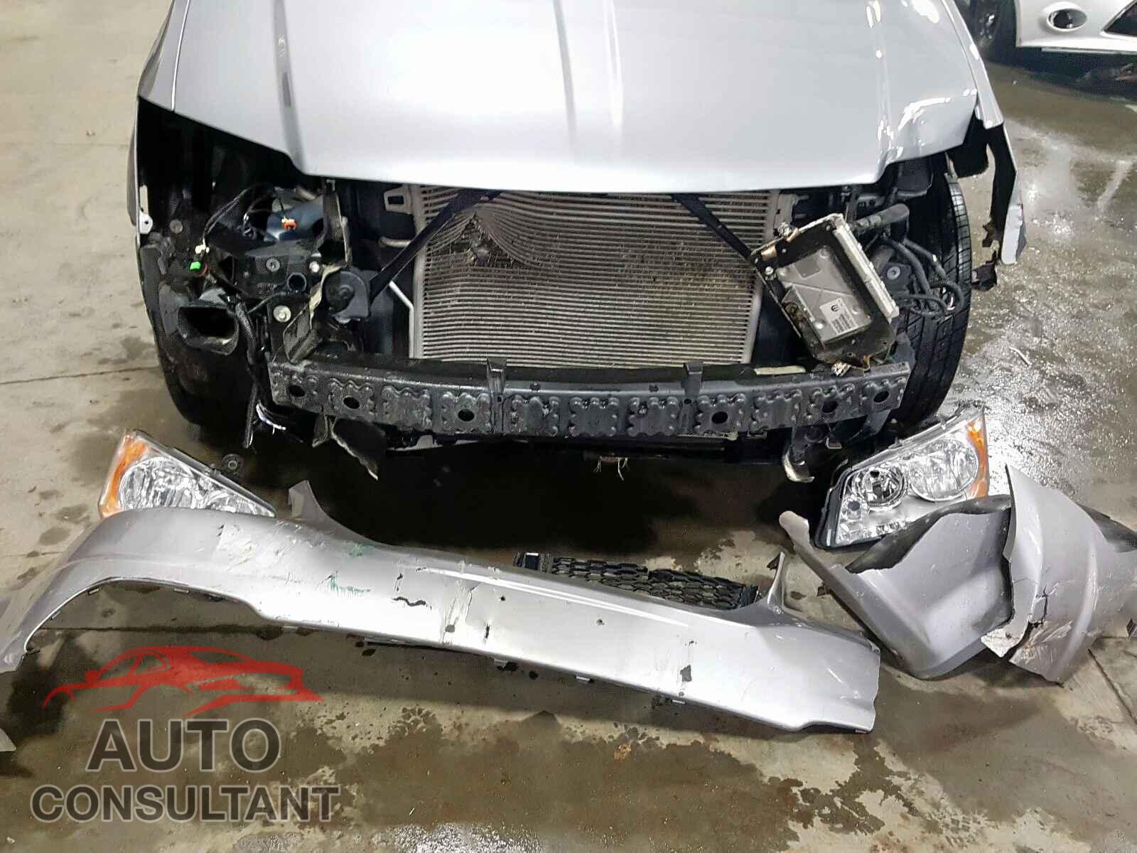 DODGE CARAVAN 2015 - 5YJ3E1EA5KF310090