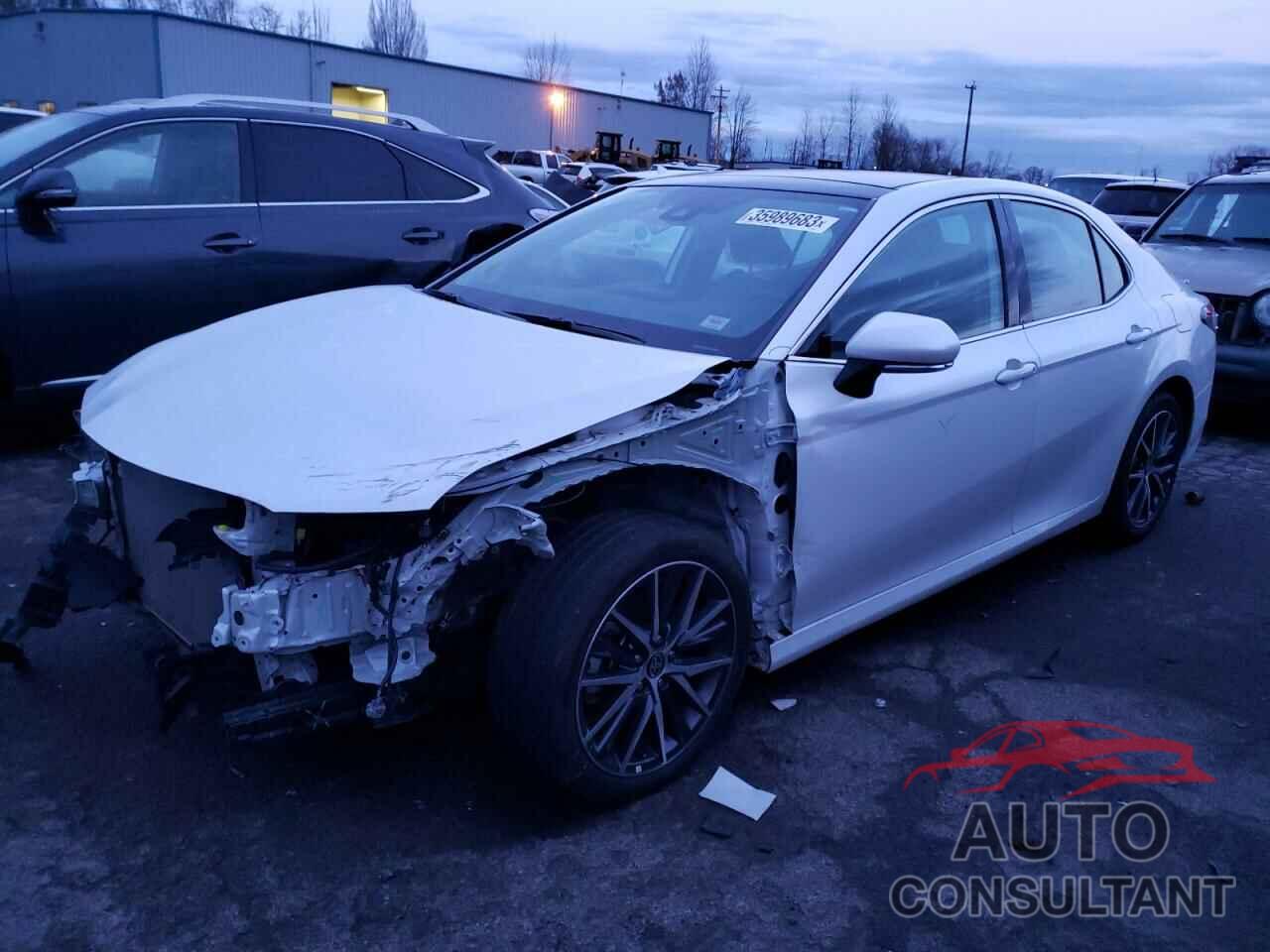 TOYOTA CAMRY 2021 - 4T1F11BK5MU040290