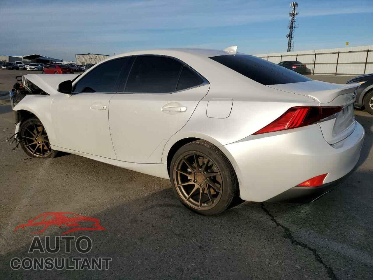 LEXUS IS 2018 - JTHBA1D20J5067207