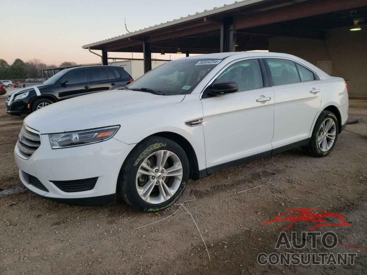 FORD TAURUS 2018 - 1FAHP2D8XJG138105