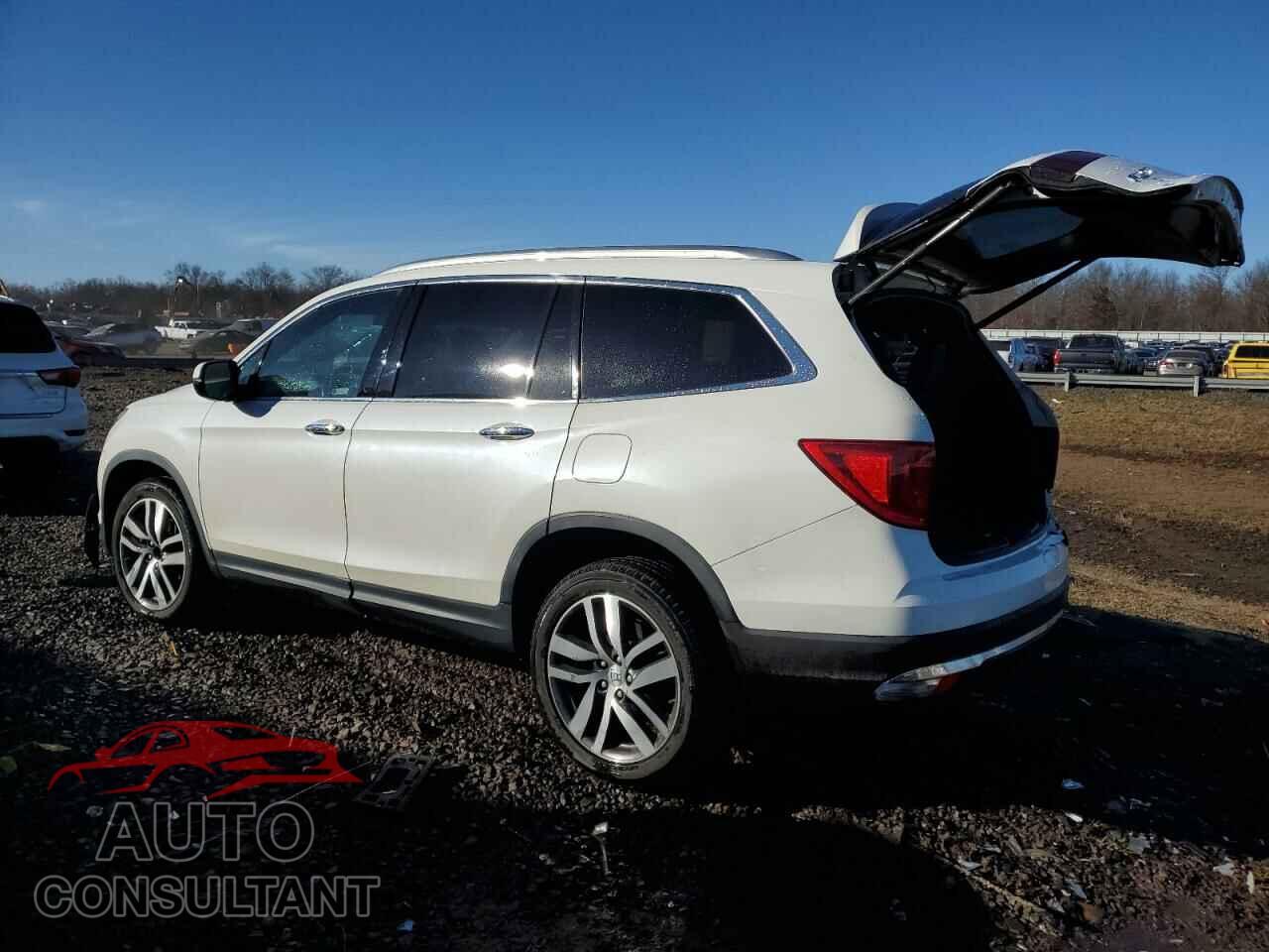 HONDA PILOT 2017 - 5FNYF6H04HB096141
