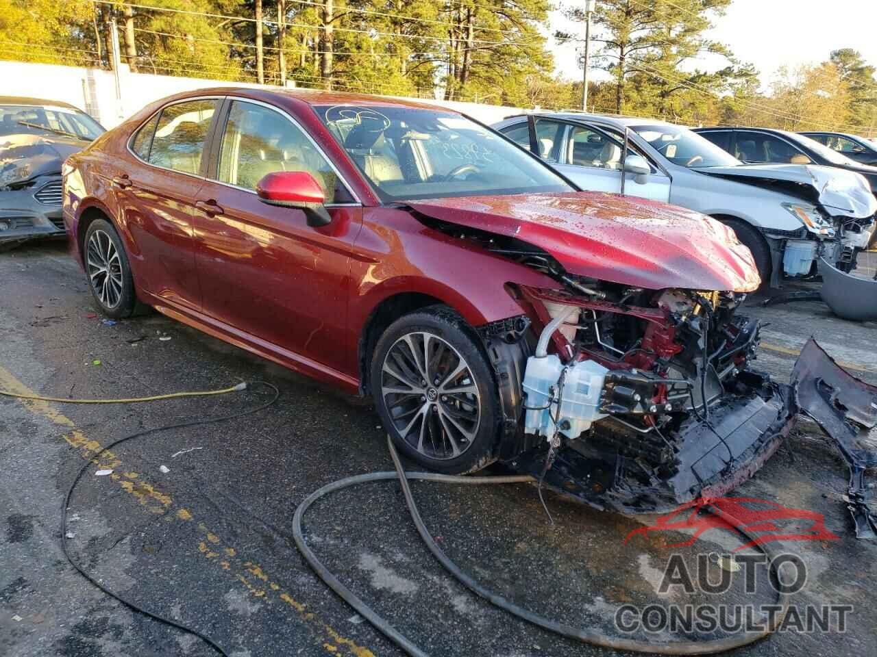 TOYOTA CAMRY 2018 - 4T1B11HK9JU513531