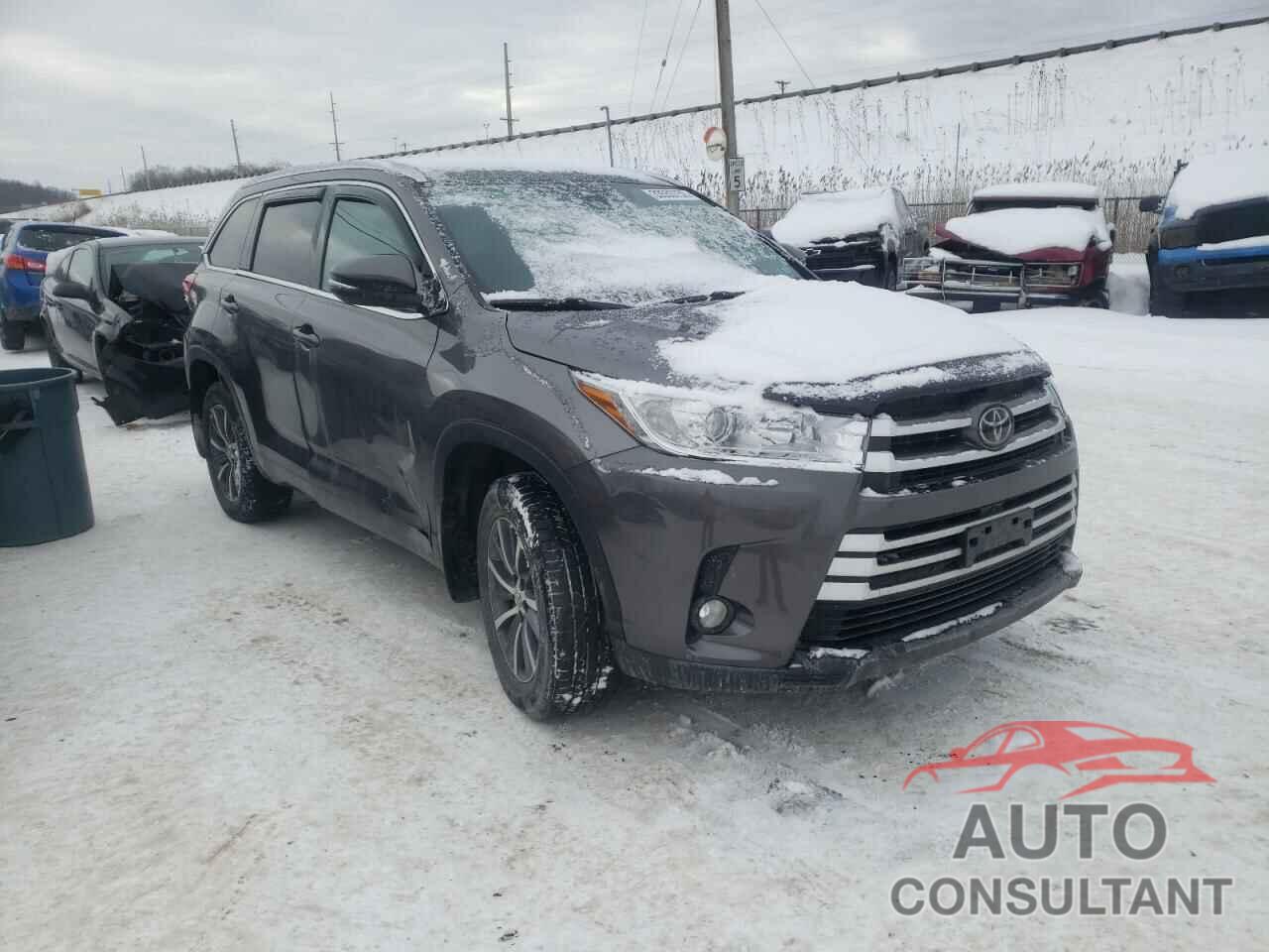 TOYOTA HIGHLANDER 2018 - 5TDJZRFH9JS812665