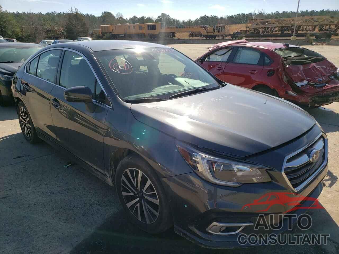 SUBARU LEGACY 2018 - 4S3BNAF69J3044915