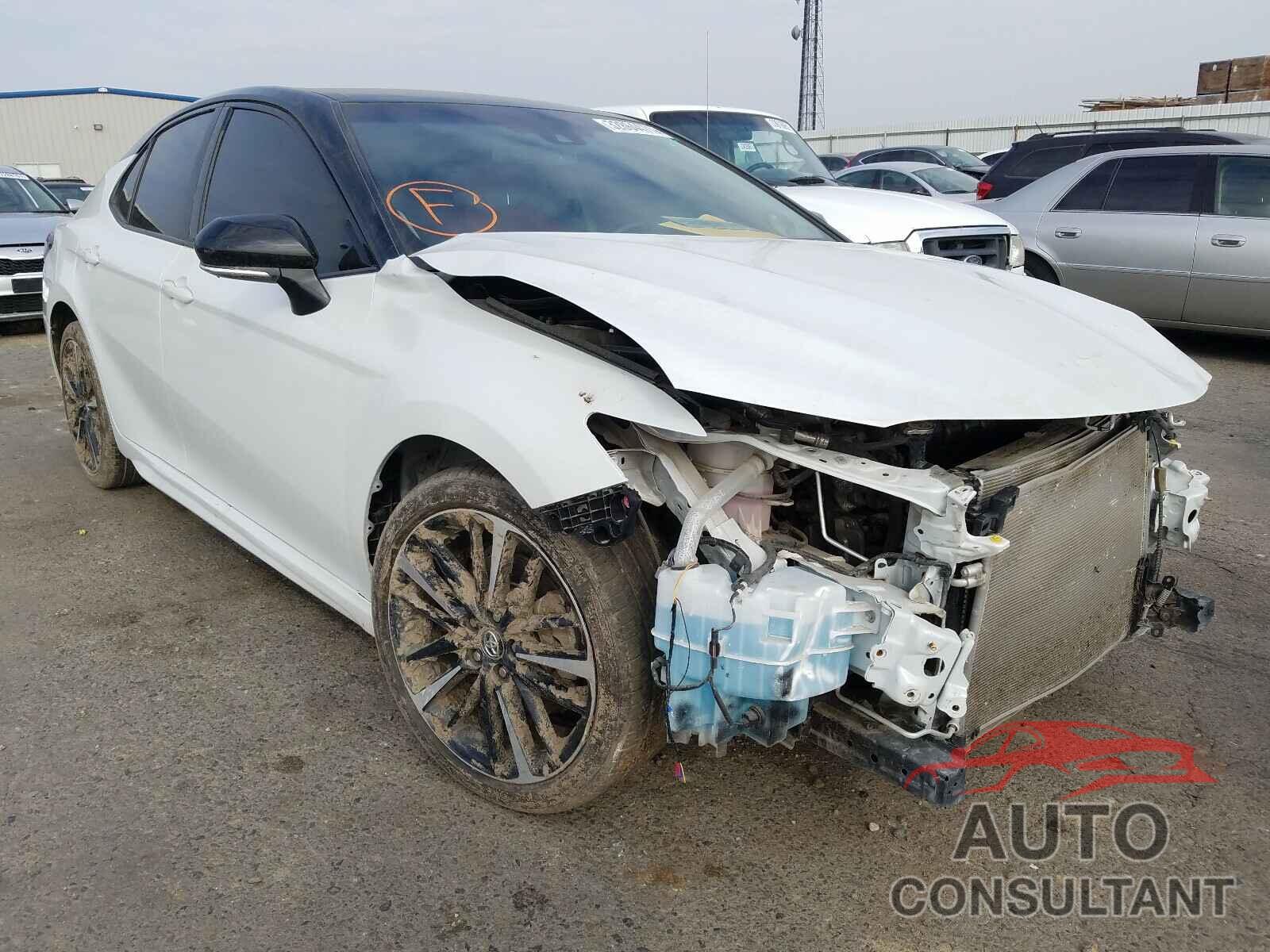 TOYOTA CAMRY 2018 - 4T1B61HK3JU110713