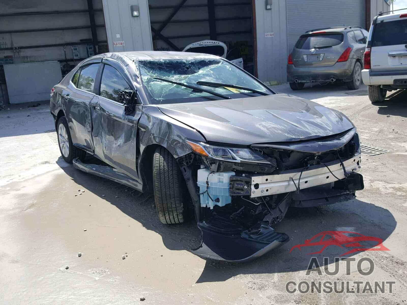 TOYOTA CAMRY 2018 - 4T1B11HKXJU583426