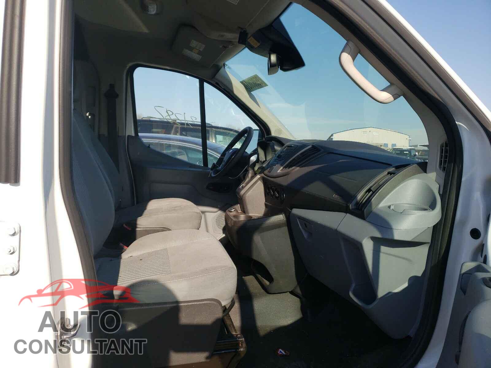 FORD TRANSIT CO 2018 - 1FTYE1ZM7JKB41623