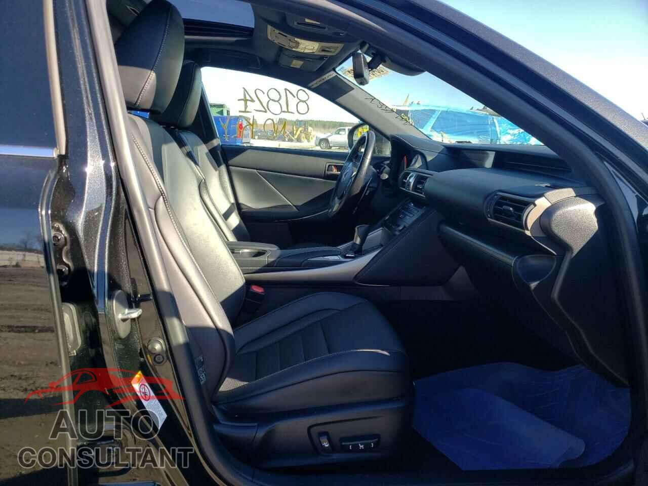 LEXUS IS 2017 - JTHBA1D22H5052735