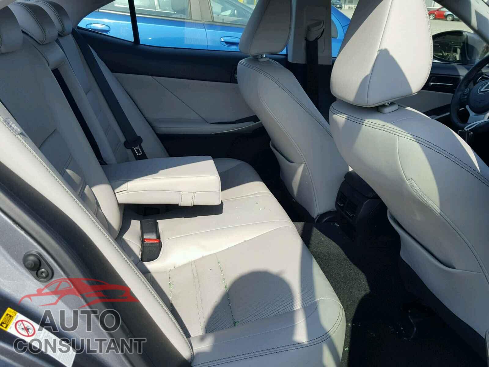 LEXUS IS250 2015 - JTHCF1D22F5017471