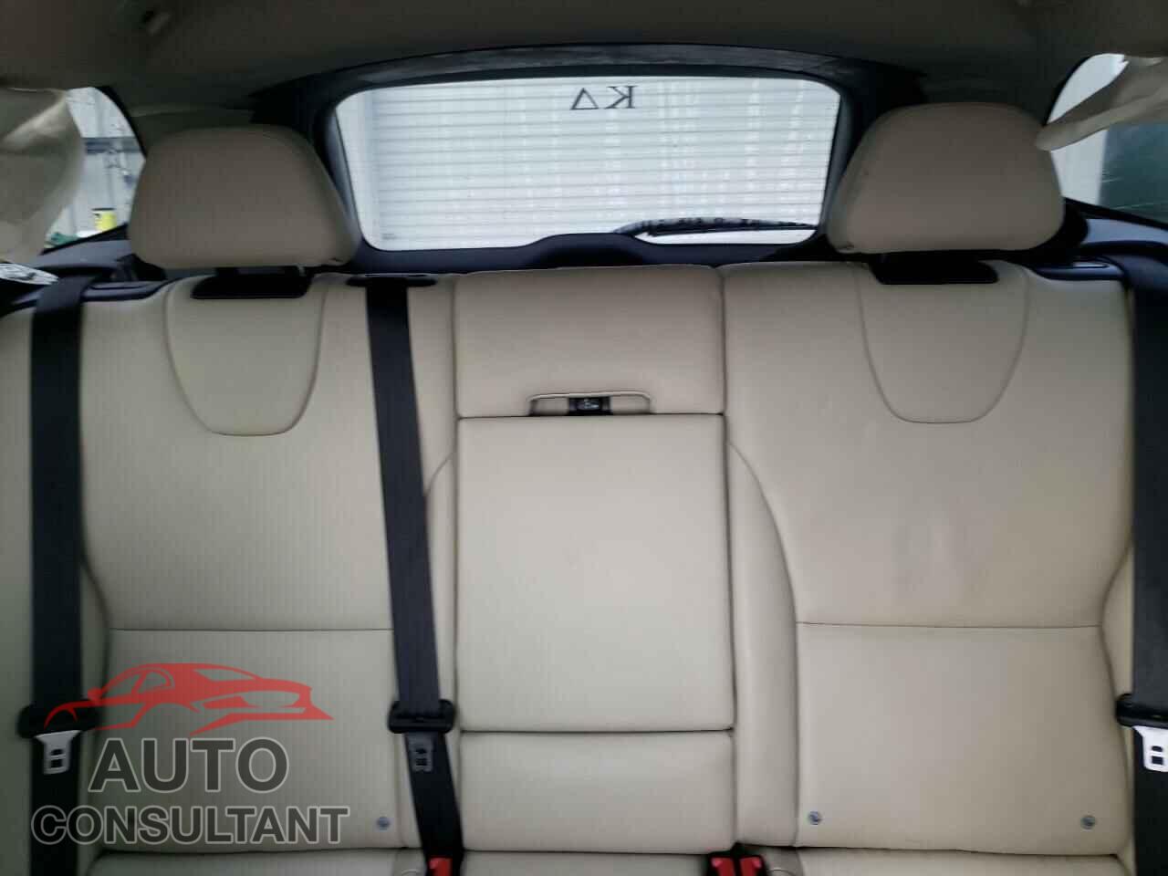 VOLVO XC60 2017 - YV440MDU3H2103769