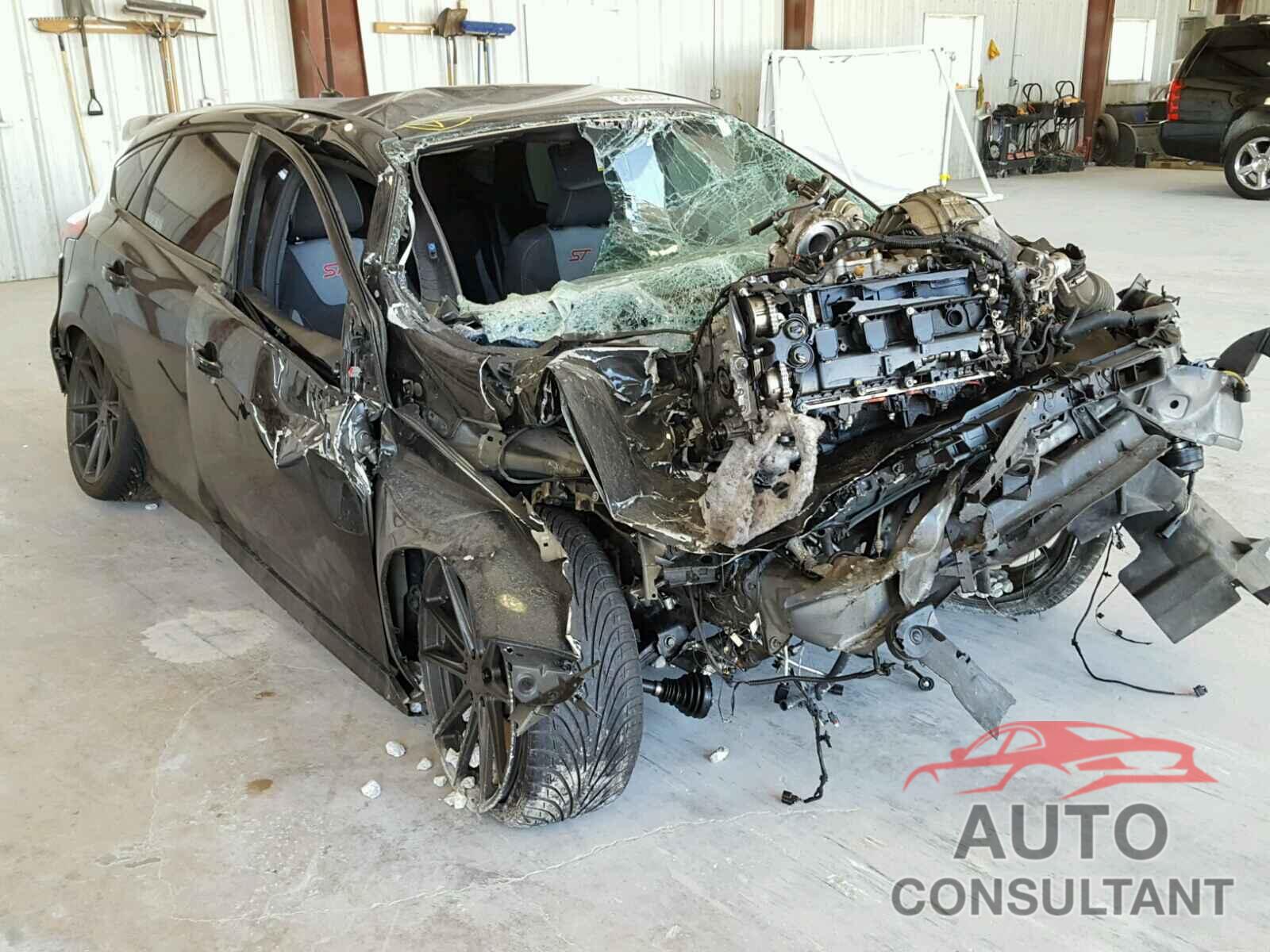 FORD FOCUS 2015 - 1FADP3L98FL268798
