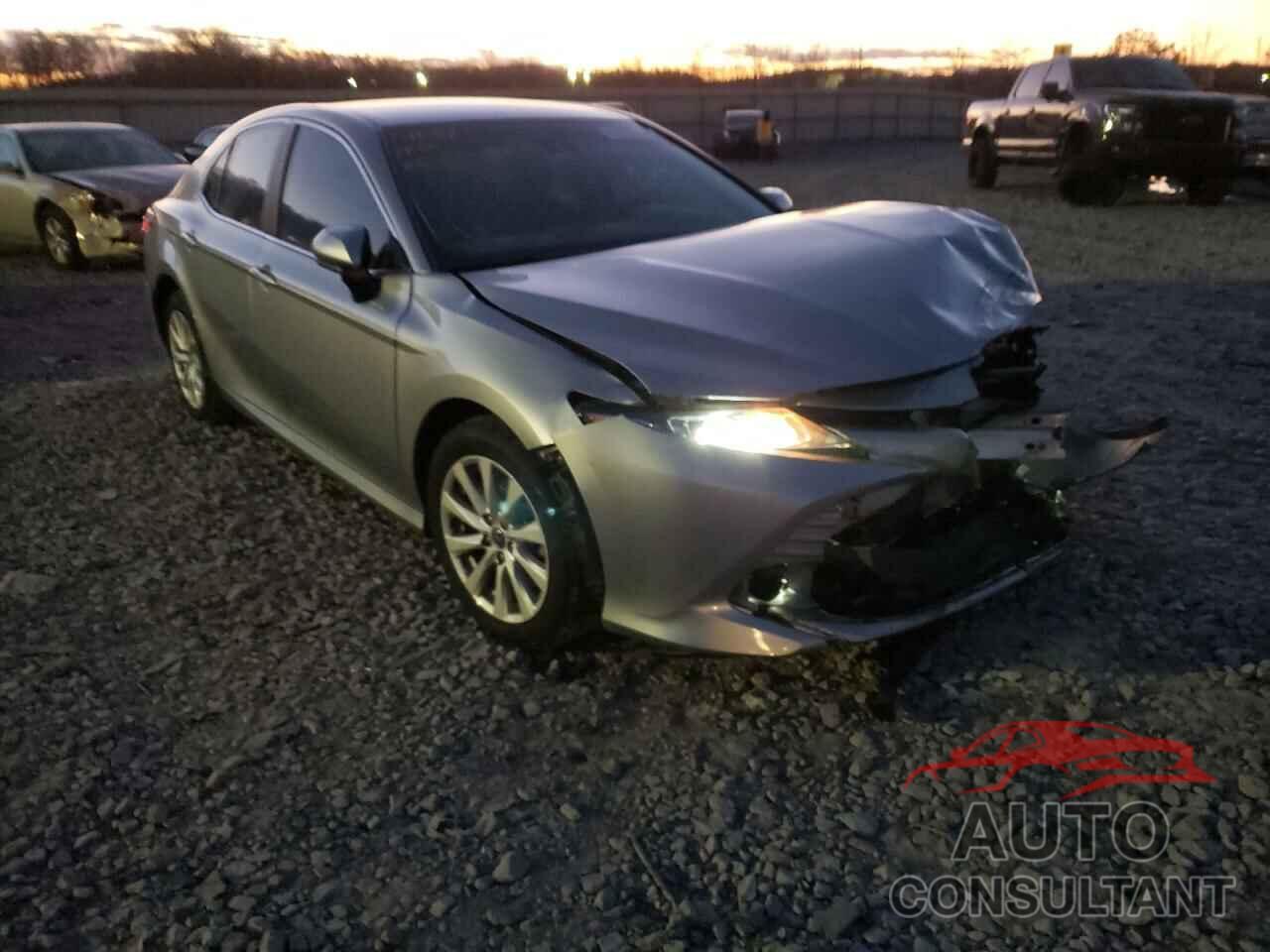 TOYOTA CAMRY 2018 - 4T1B11HK4JU074738