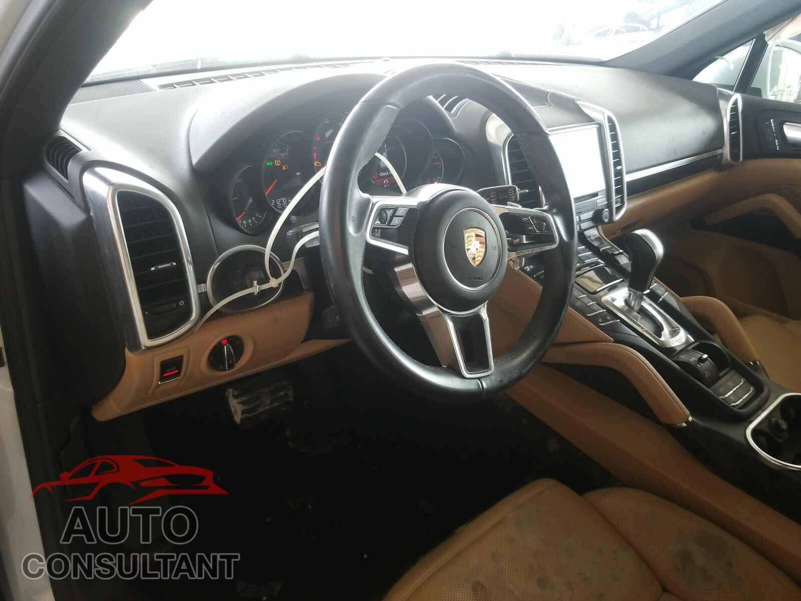 PORSCHE CAYENNE 2018 - WP1AA2A28JKA05996