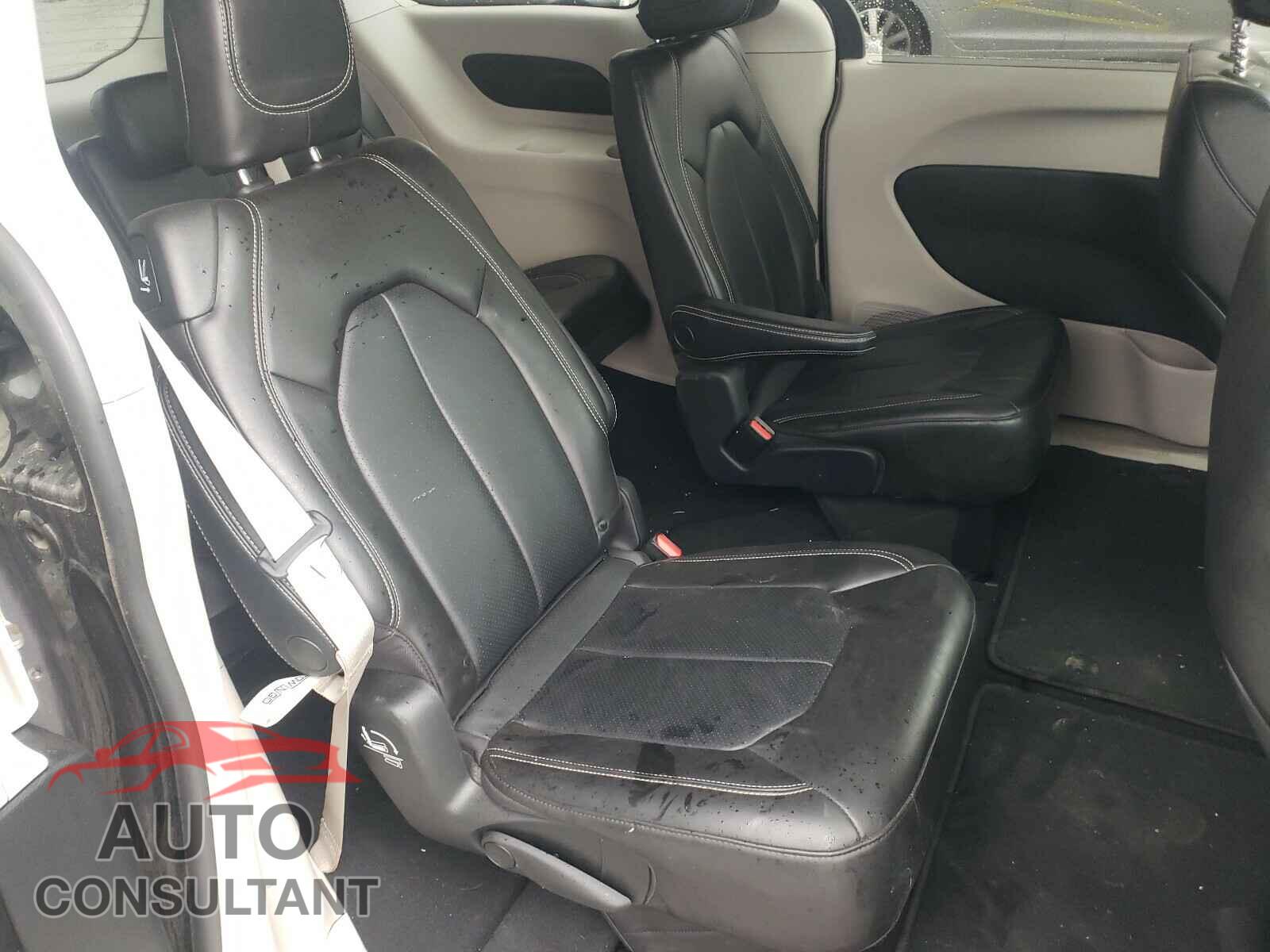 CHRYSLER MINIVAN 2020 - 2C4RC1DG3LR266182