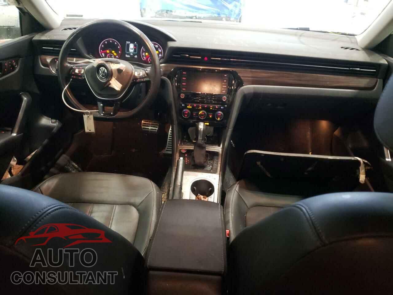 VOLKSWAGEN PASSAT 2020 - 1VWCA7A37LC002808