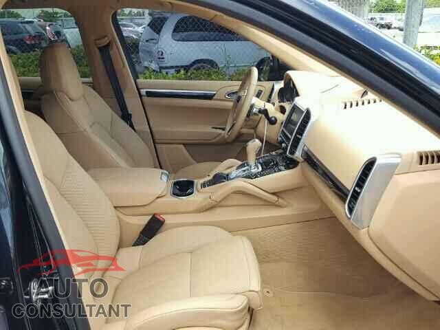 PORSCHE CAYENNE 2016 - WP1AA2A28GKA14156