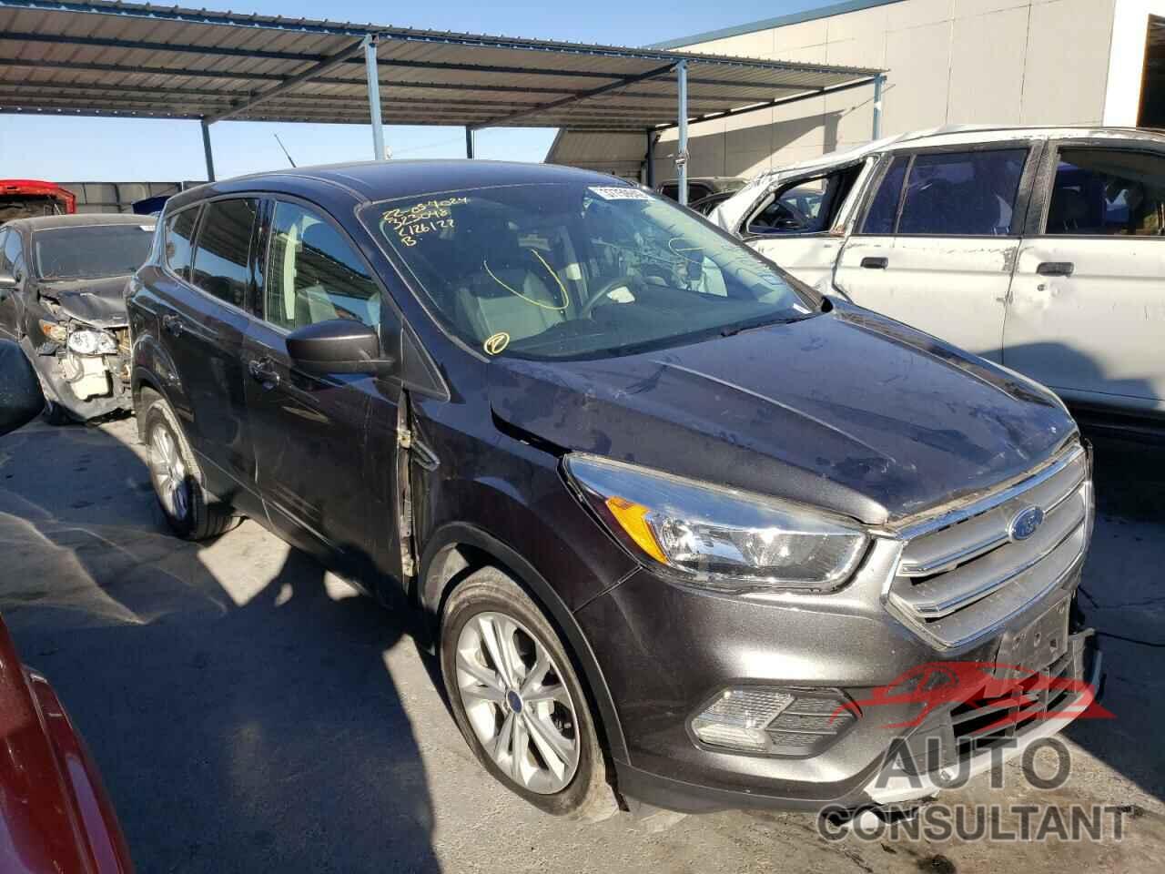 FORD ESCAPE 2017 - 1FMCU0GD8HUB51405