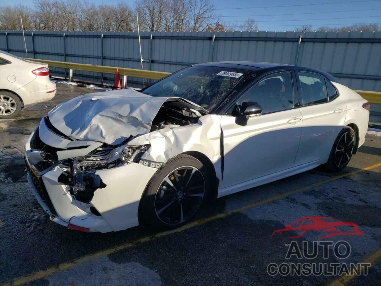 TOYOTA CAMRY 2018 - 4T1BZ1HK0JU020944