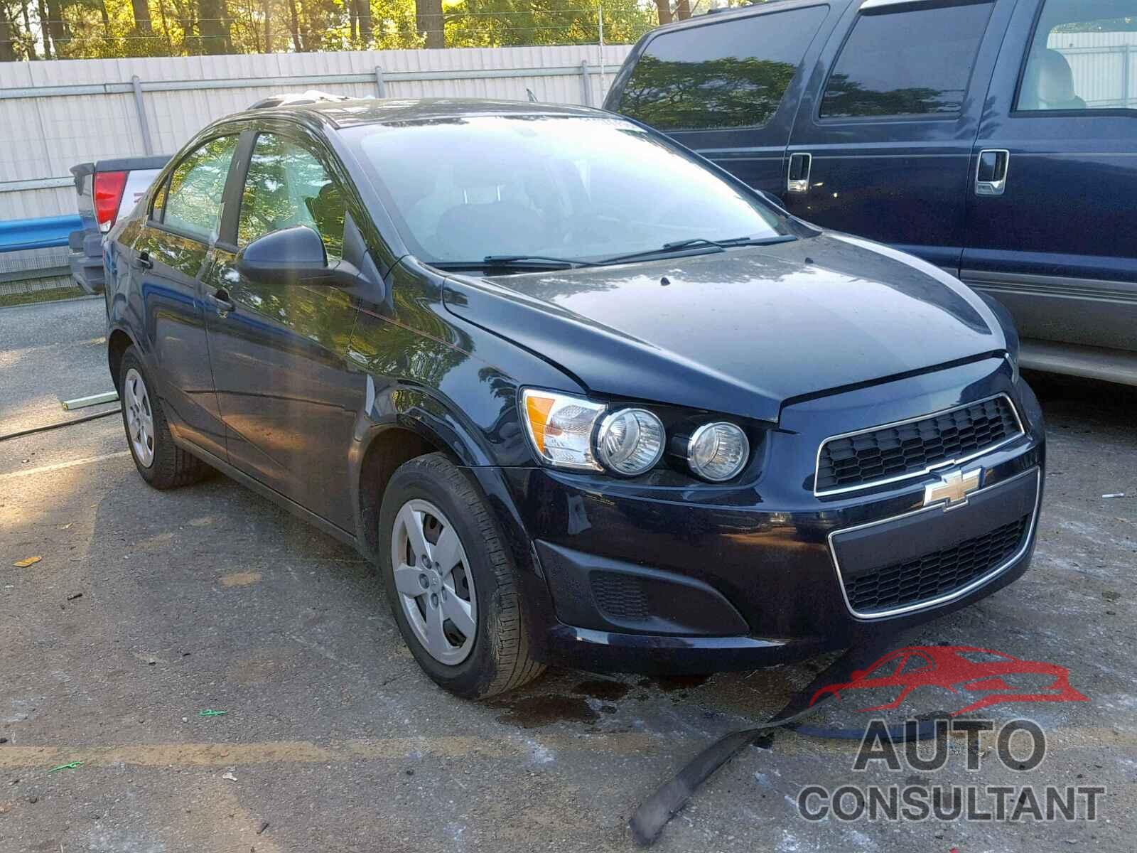 CHEVROLET SONIC 2015 - 1N4AA6DV3LC380048