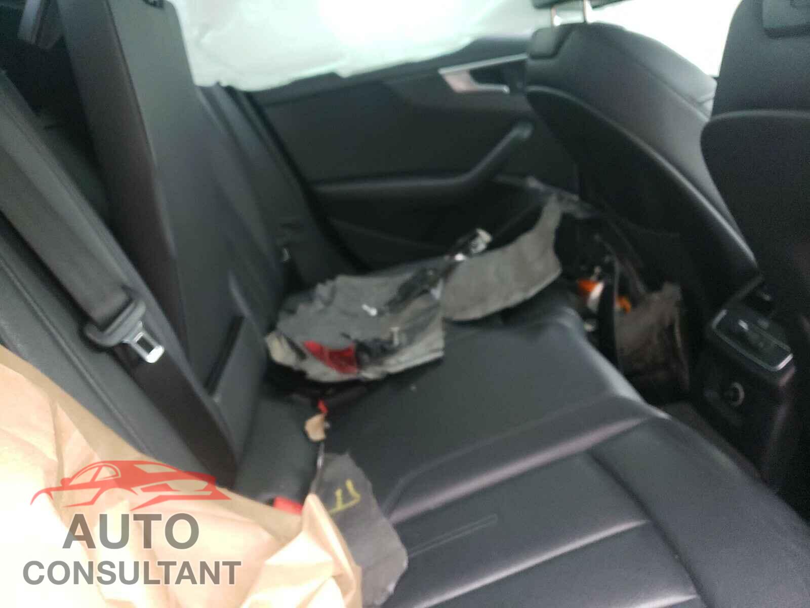 AUDI A4 2017 - WAUDNAF40HN056437