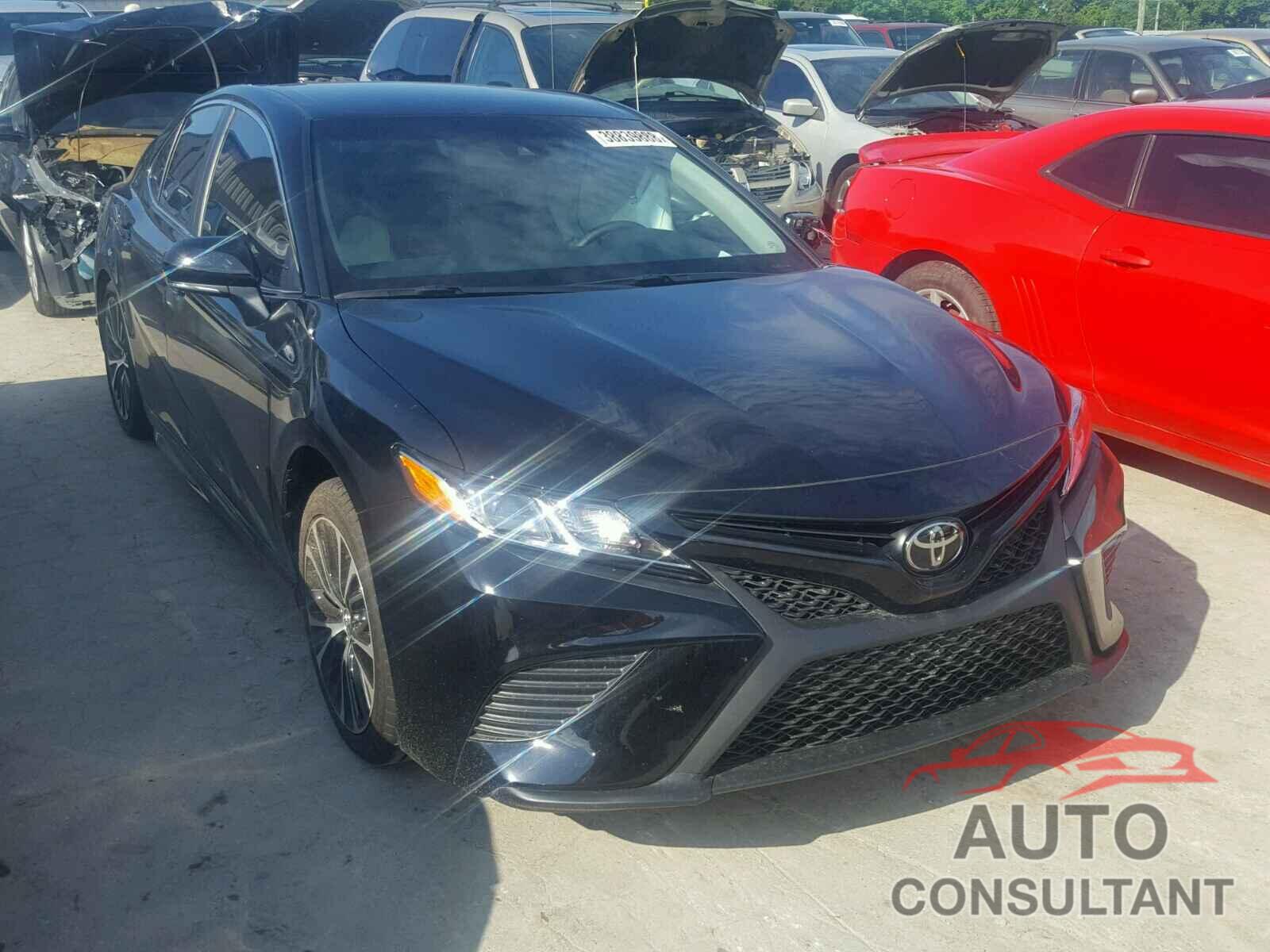 TOYOTA CAMRY 2018 - 4T1B11HK4JU085352